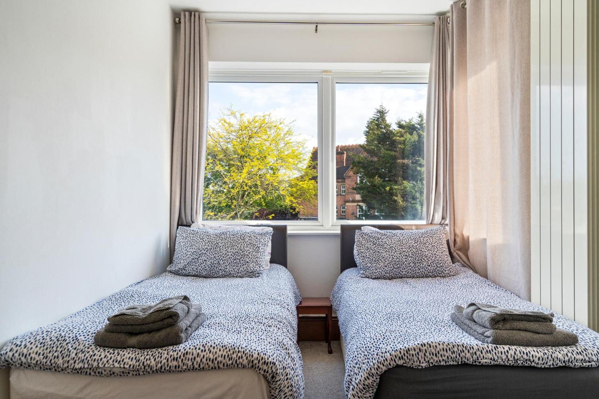 Modern 2 Bedroom Apartment In Mitcham, London Exterior foto
